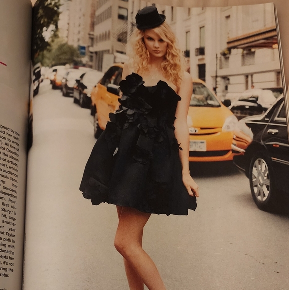 Rare Taylor Swift Cosmo Girl Magazine - Picture 2 of 3
